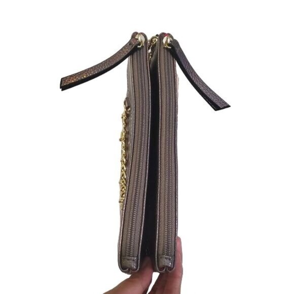 Juicy Couture womens wristlet Iridescent Pewter Quilted Chain Accent Logo New - Picture 7 of 9